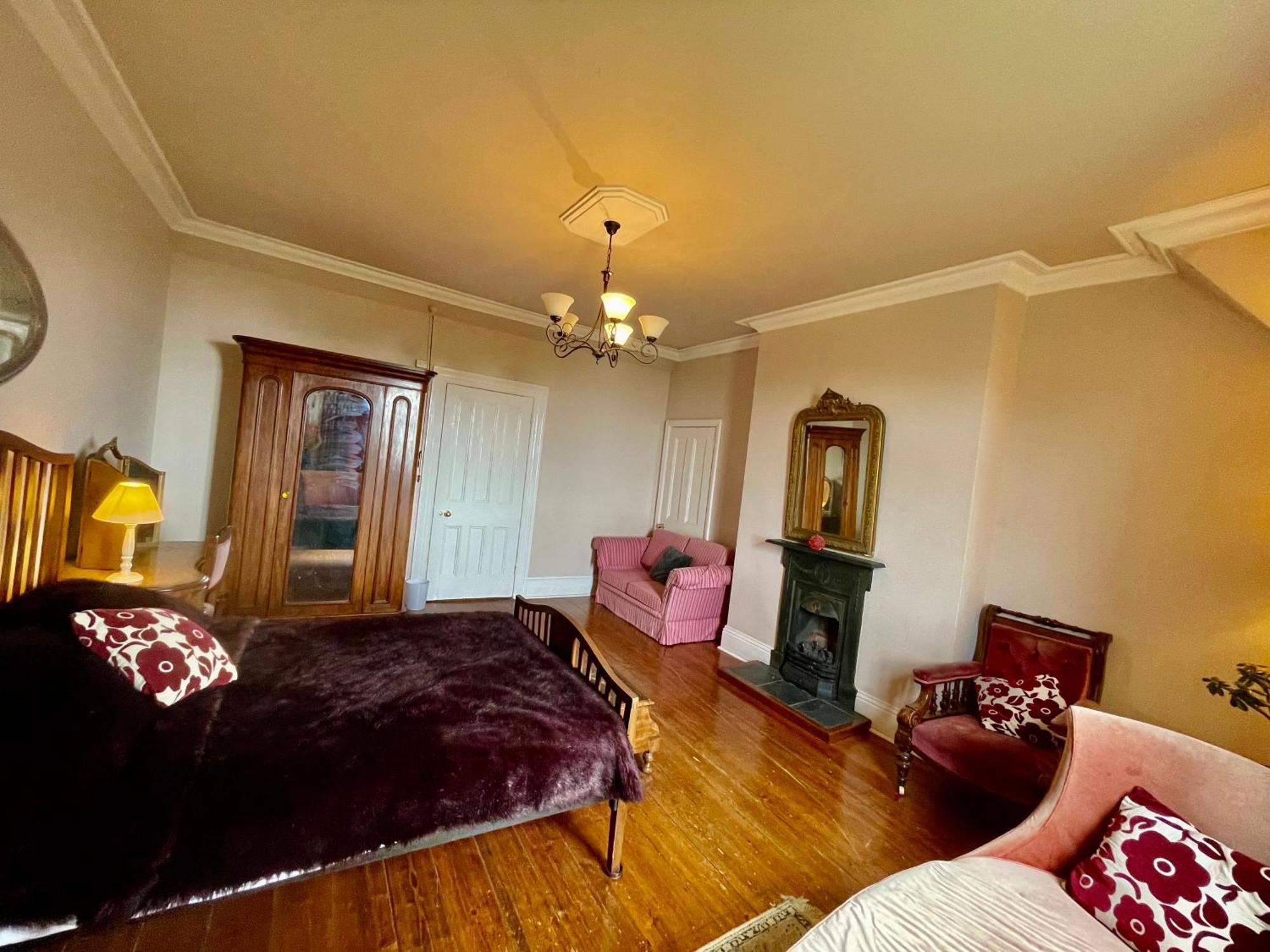 Torwood Victorian House * Ventnor
